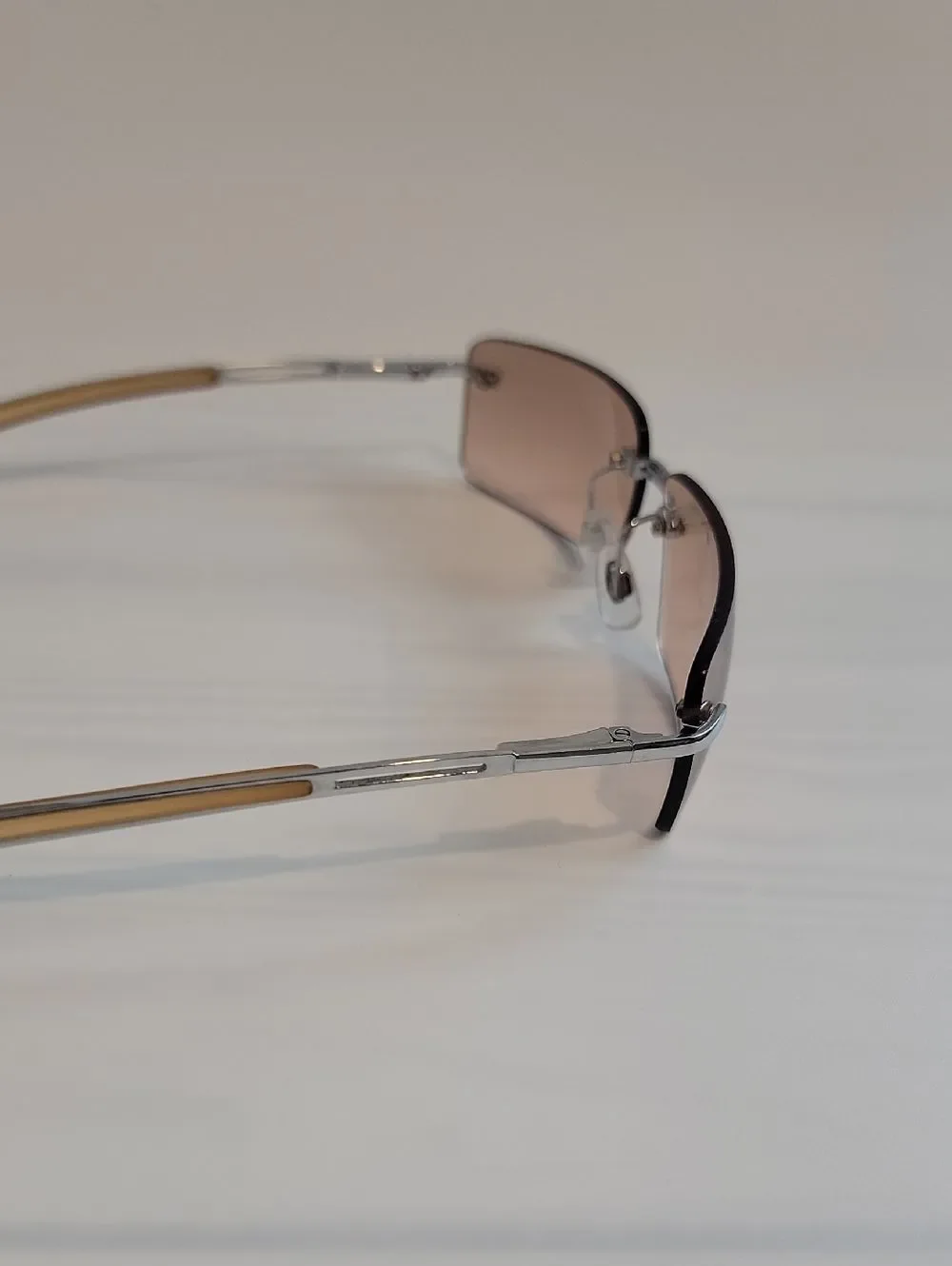 Rimless Rectangular Sunglasses with Light Brown Lenses No Brand